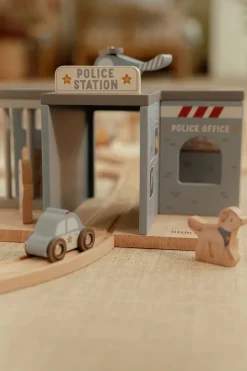 Little Dutch Comisaría de Policía FSC · New