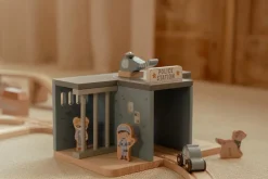 Little Dutch Comisaría de Policía FSC · New